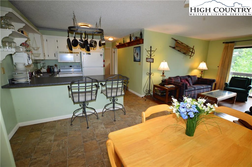 Image number 1 for the current listing