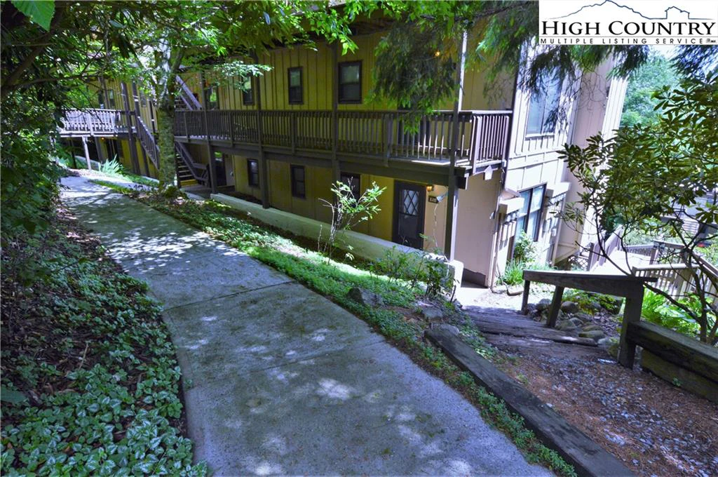 Image number 5 for the current listing