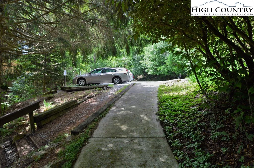 Image number 3 for the current listing