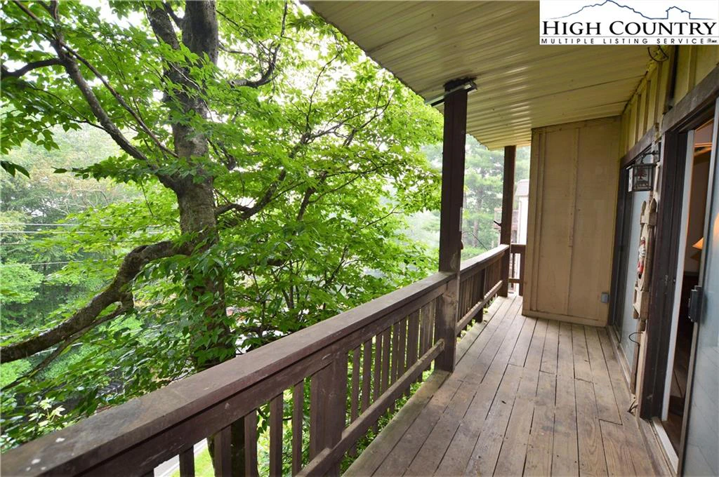 Image number 6 for the current listing