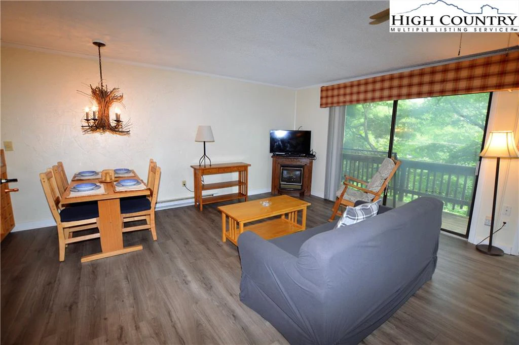 Image number 12 for the current listing
