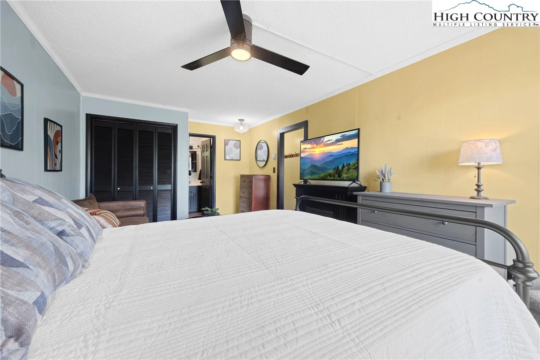 Image number 10 for the current listing