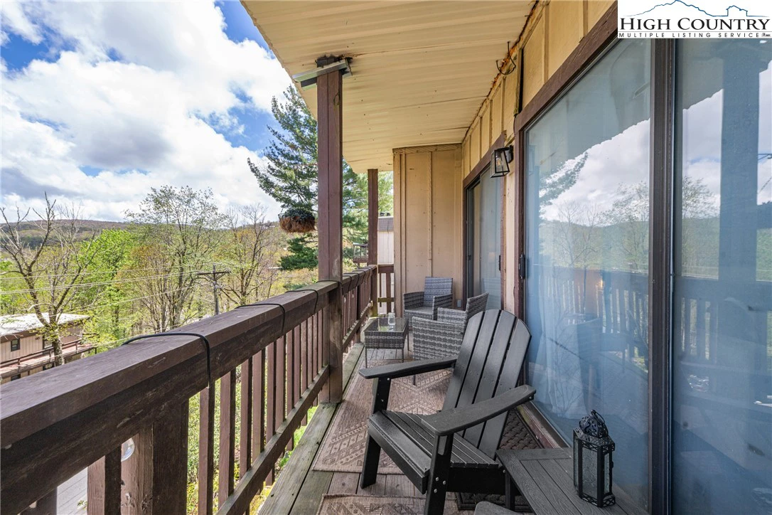 Image number 18 for the current listing