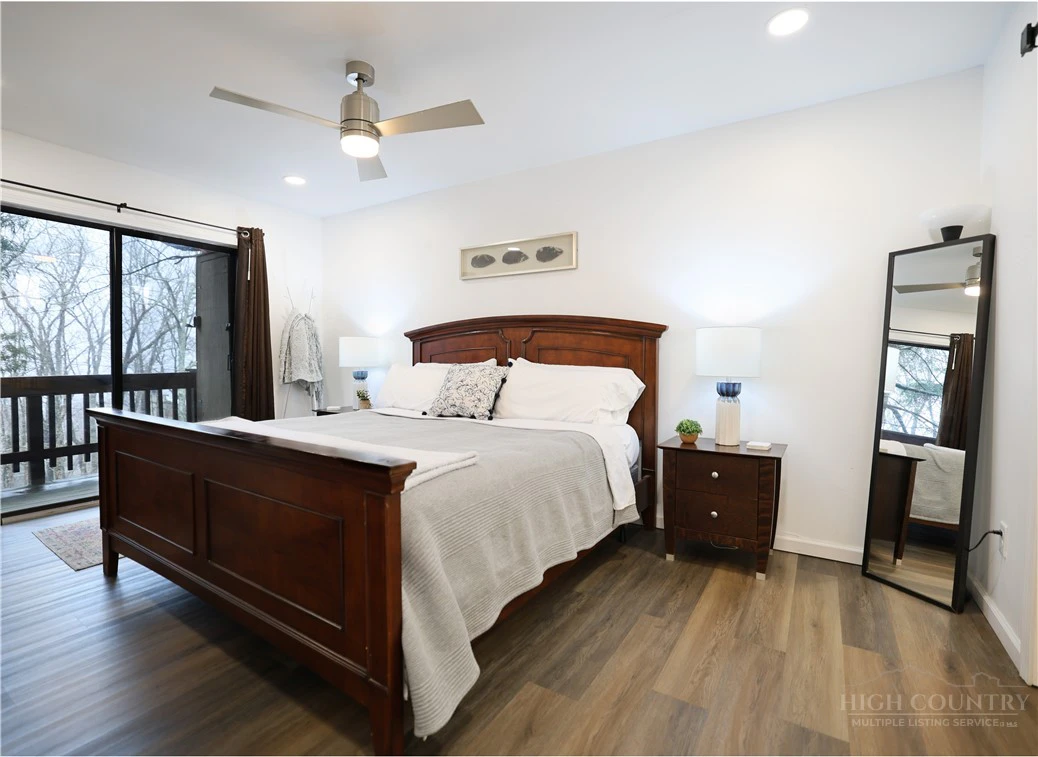 Image number 5 for the current listing