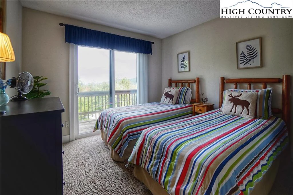 Image number 7 for the current listing