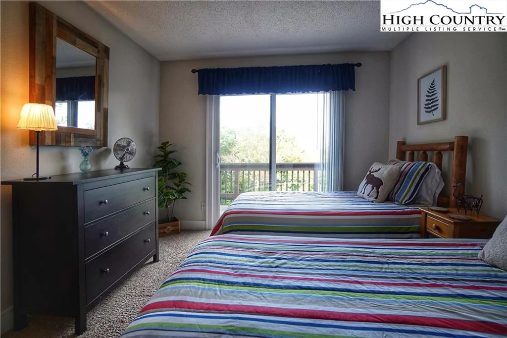 Image number 6 for the current listing