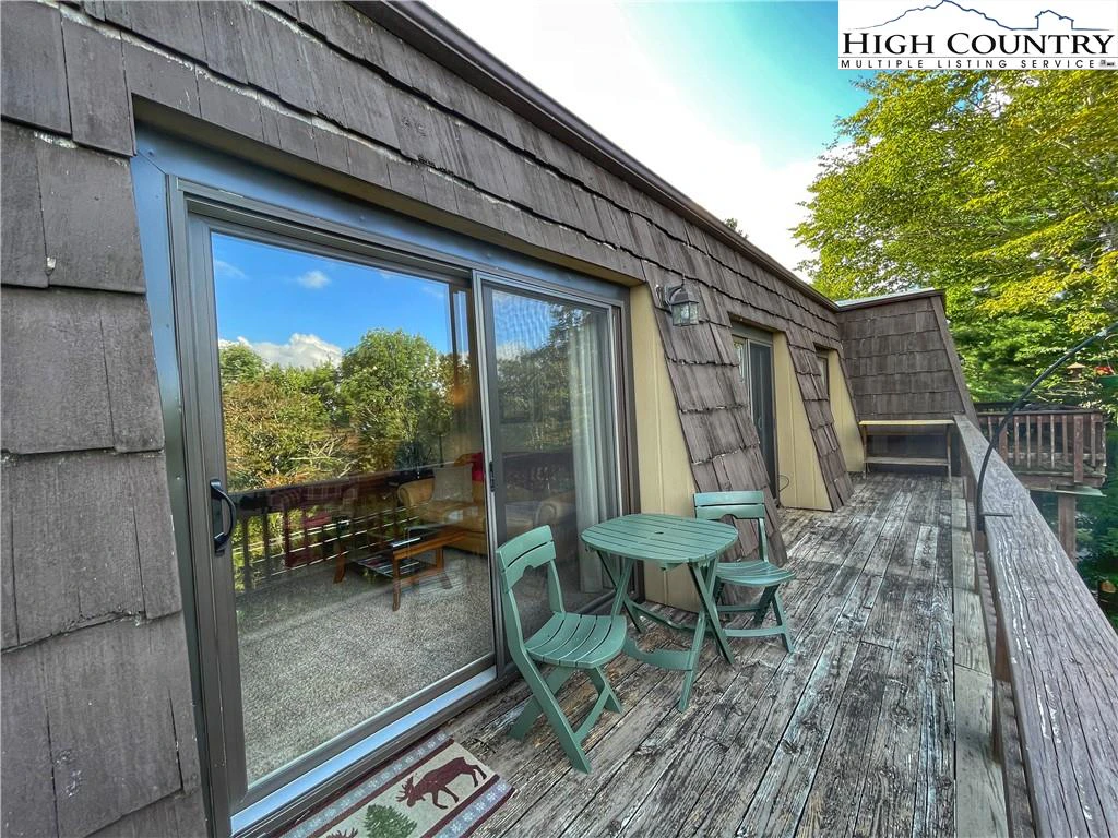 Image number 3 for the current listing