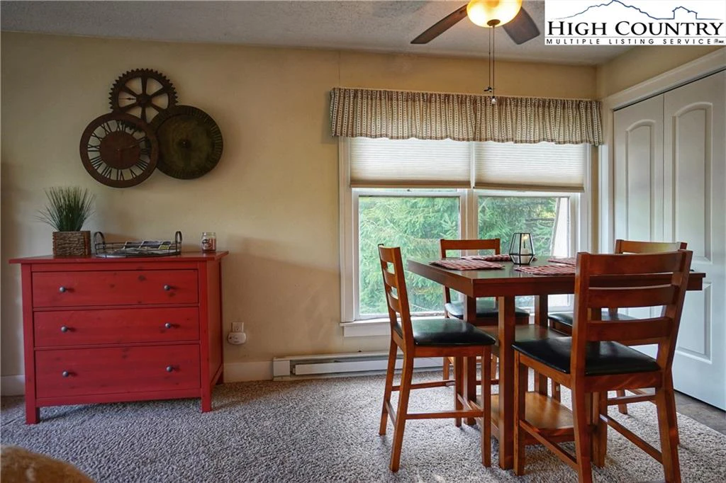 Image number 13 for the current listing