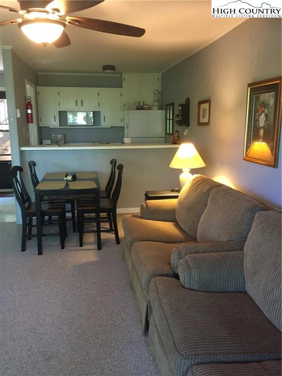 Image number 1 for the current listing