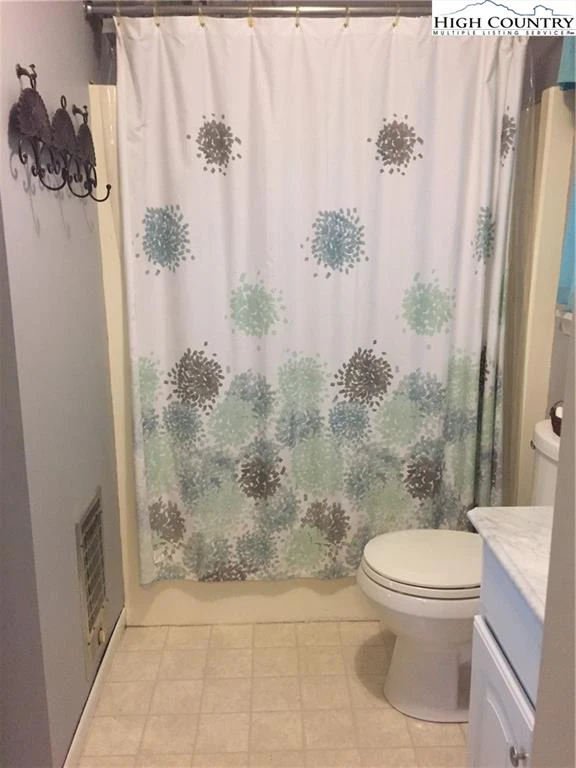 Image number 4 for the current listing