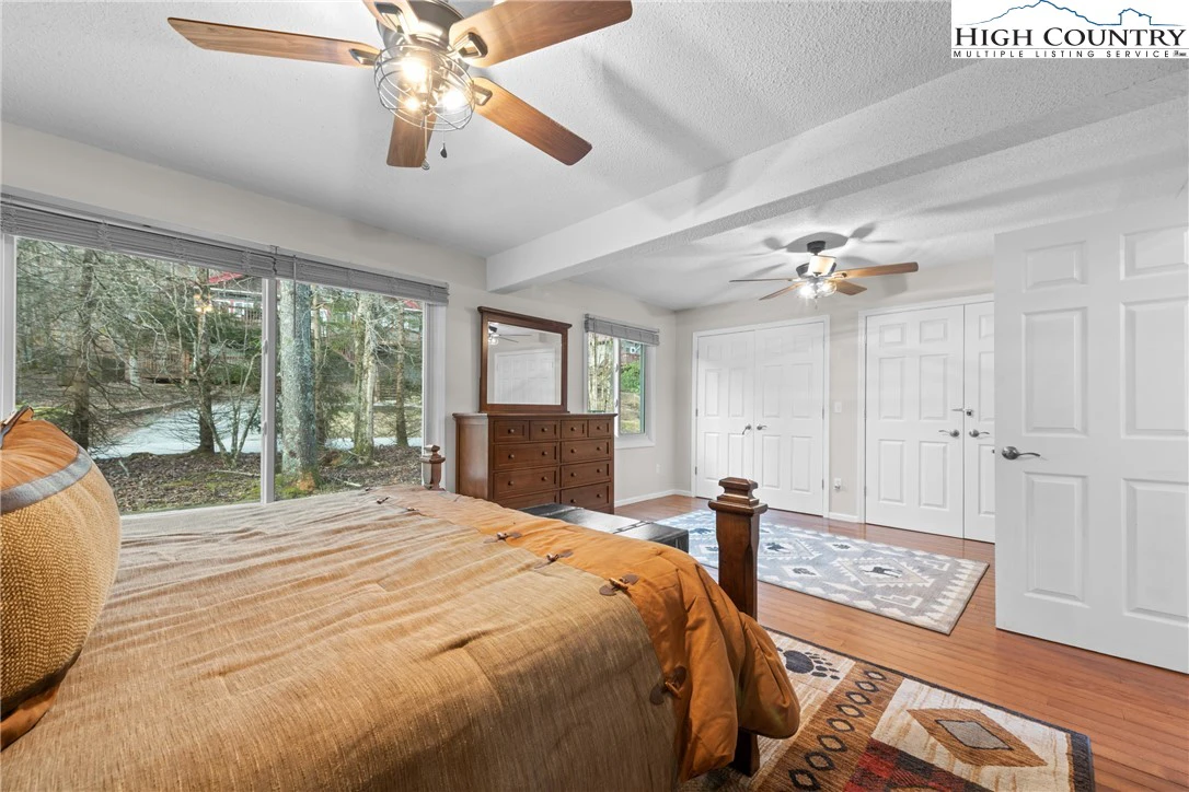 Image number 6 for the current listing