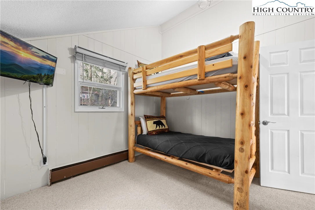 Image number 10 for the current listing