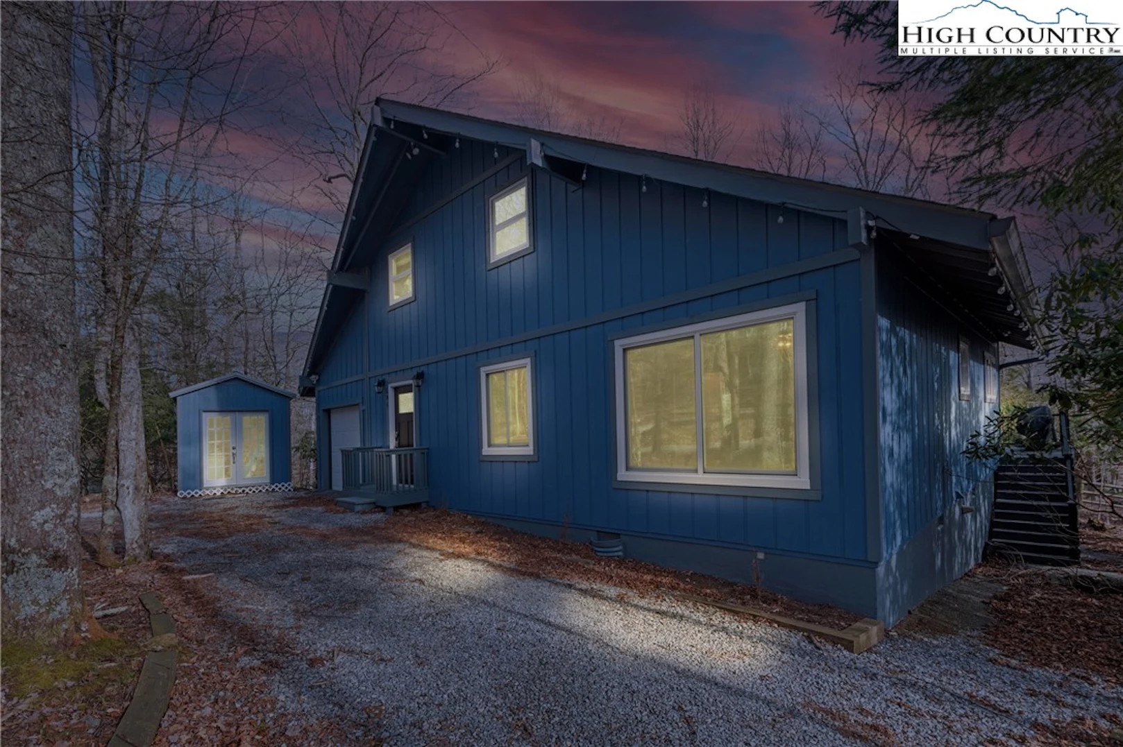 Image number 1 for the current listing