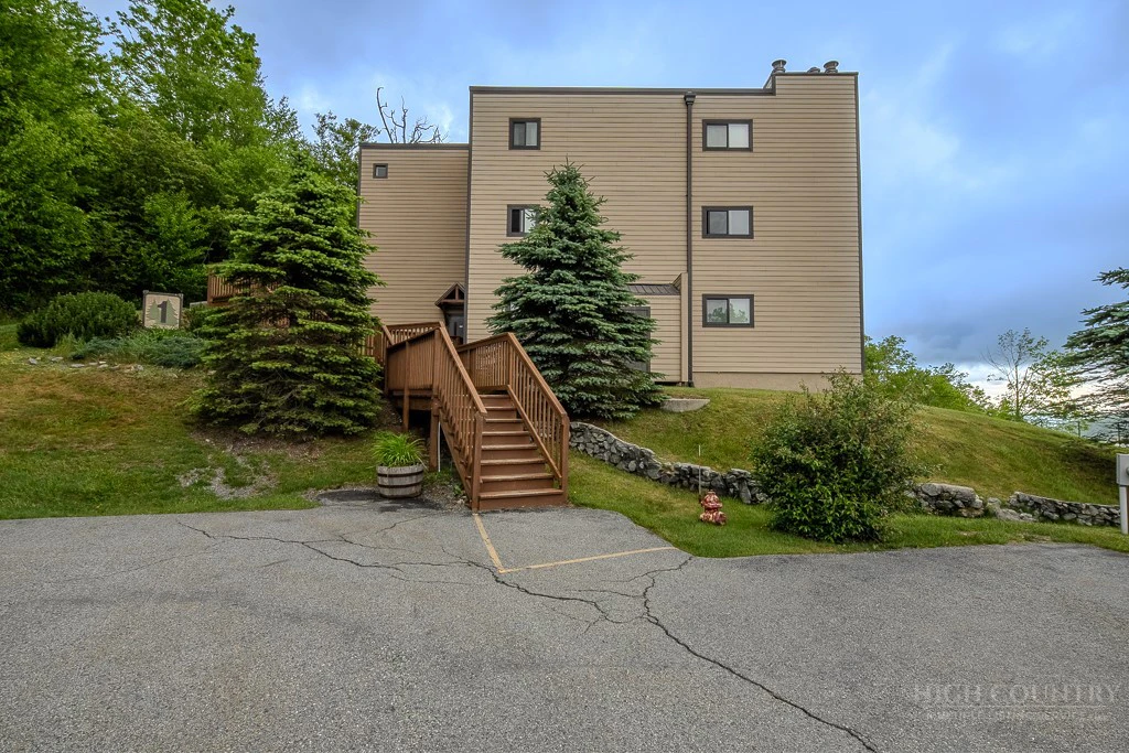 Image number 1 for the current listing