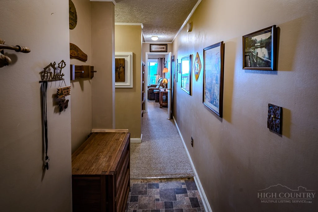 Image number 18 for the current listing