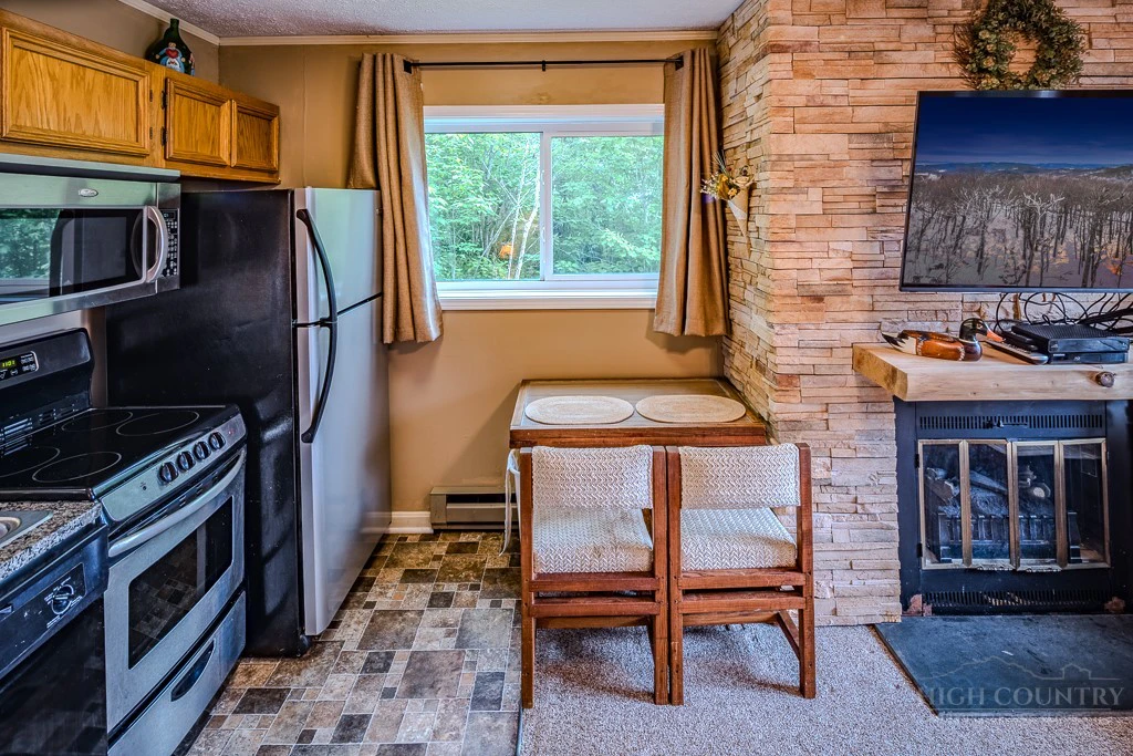 Image number 11 for the current listing
