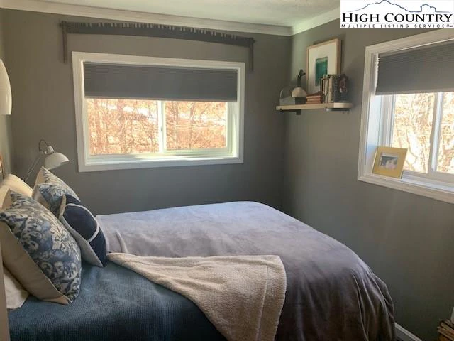 Image number 15 for the current listing