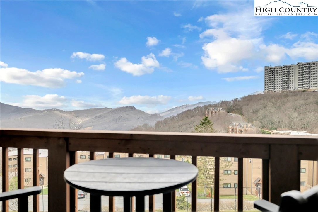 Image number 21 for the current listing