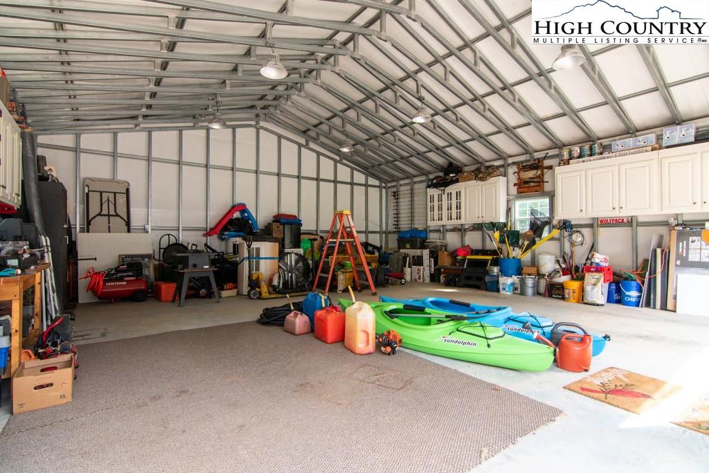 Image number 16 for the current listing