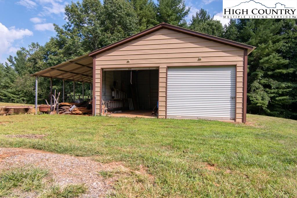 Image number 18 for the current listing