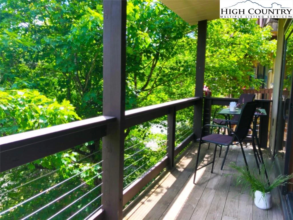 Image number 13 for the current listing