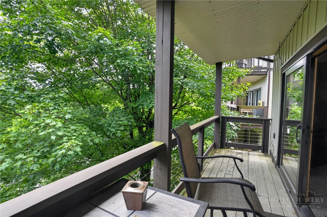 Image number 3 for the current listing