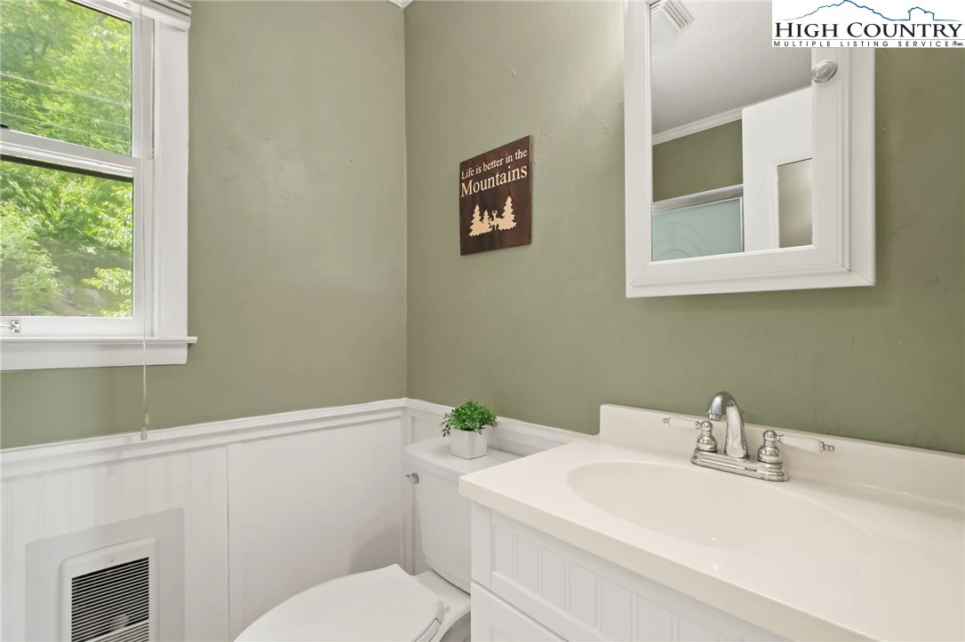 Image number 2 for the current listing