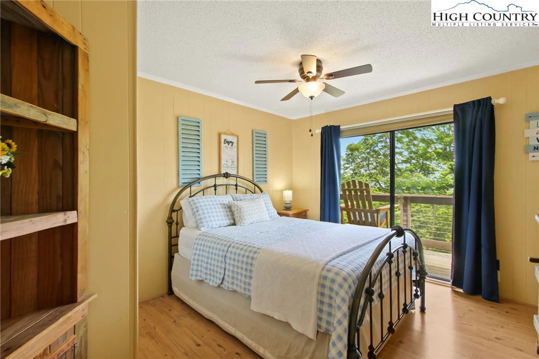 Image number 12 for the current listing