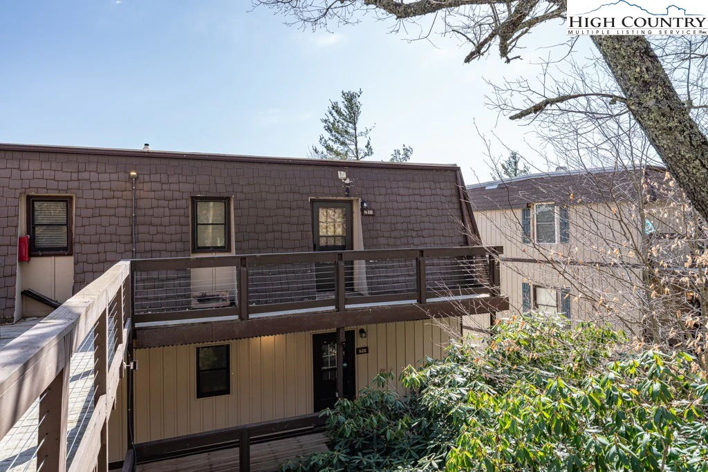 Image number 1 for the current listing