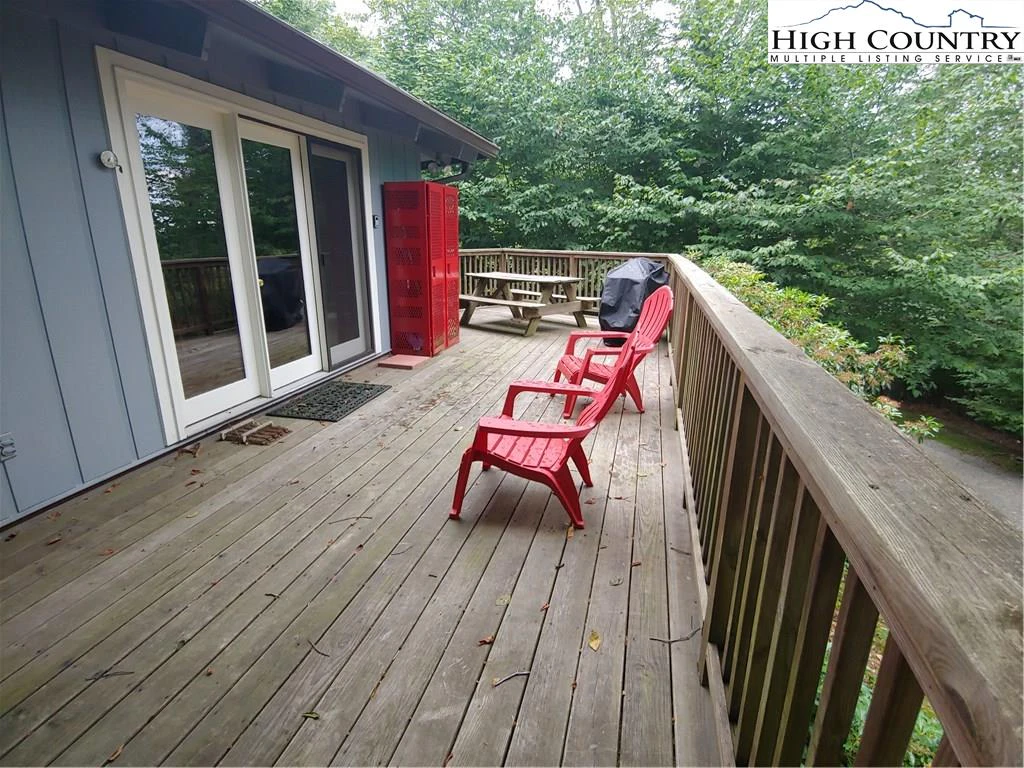 Image number 11 for the current listing