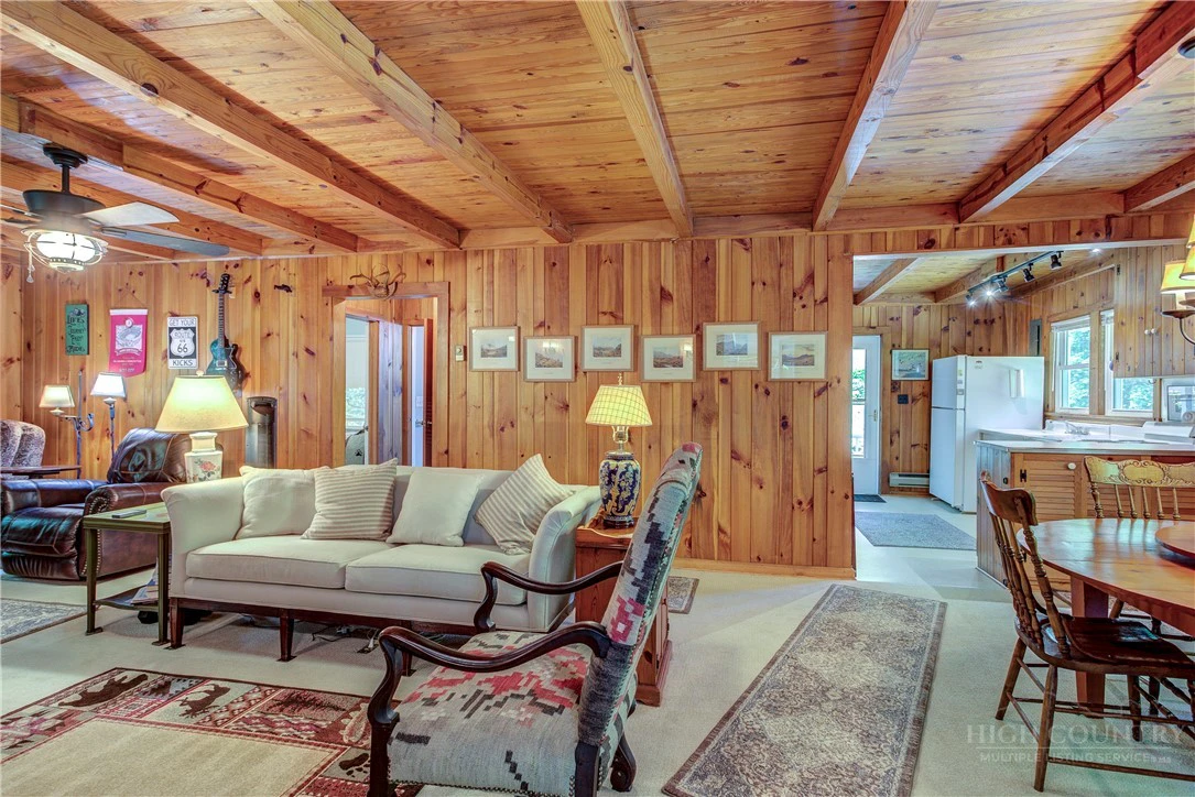 Image number 3 for the current listing