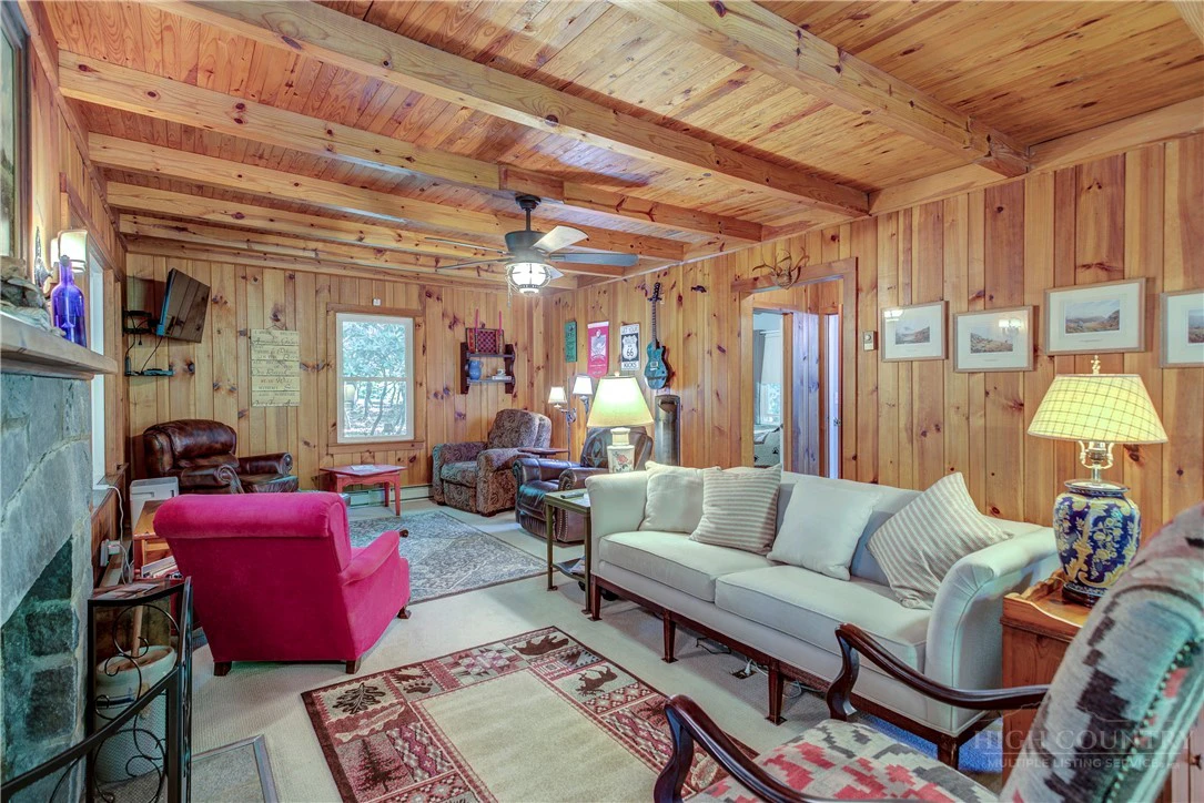 Image number 4 for the current listing