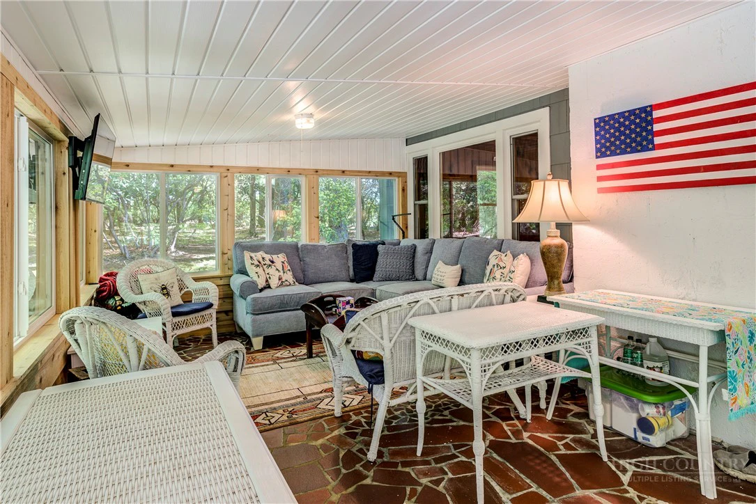 Image number 10 for the current listing
