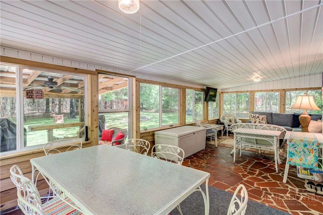 Image number 13 for the current listing