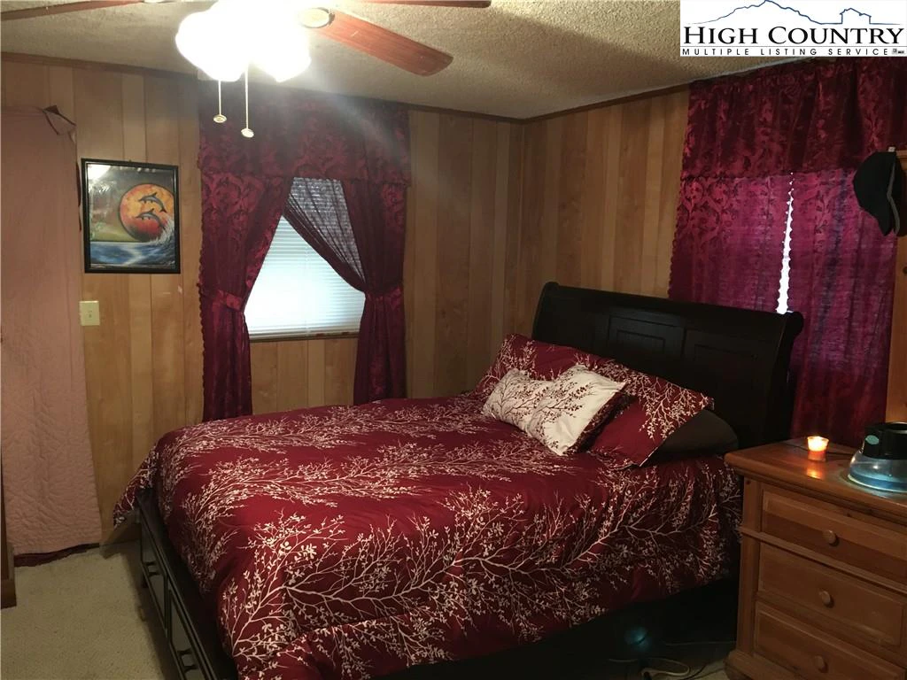 Image number 11 for the current listing