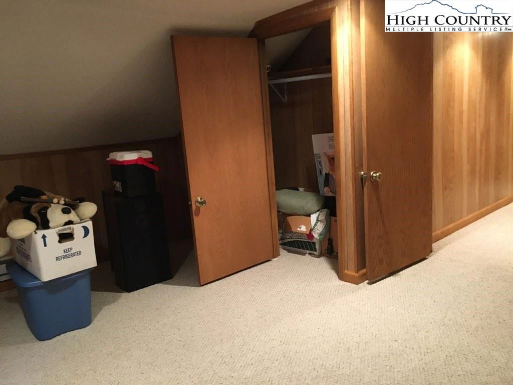 Image number 6 for the current listing