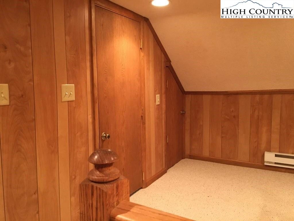 Image number 5 for the current listing