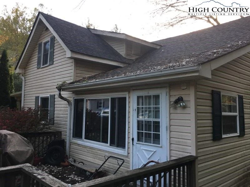 Image number 19 for the current listing