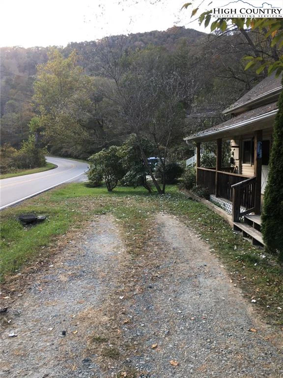 Image number 15 for the current listing