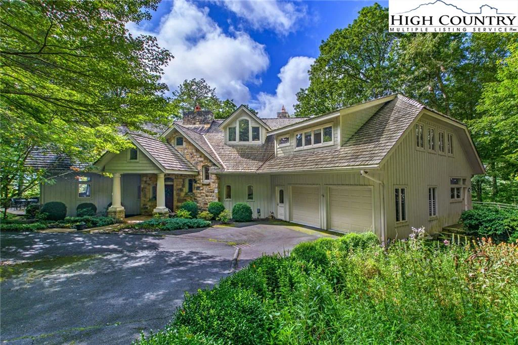 Image number 1 for the current listing