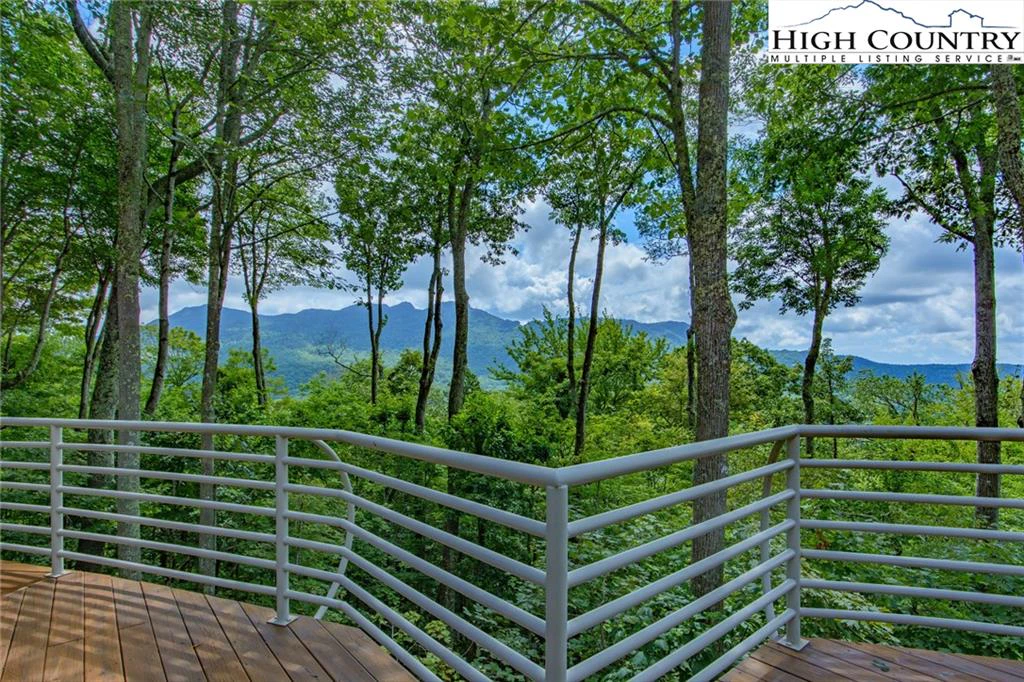 Image number 18 for the current listing