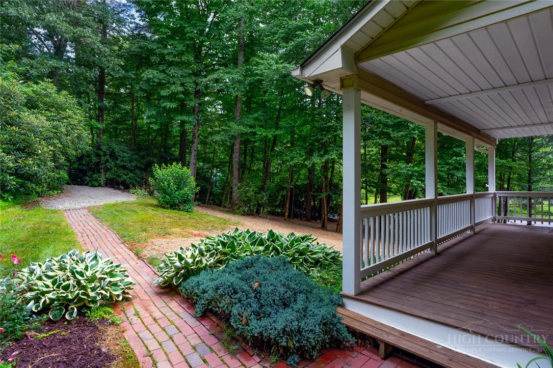 Image number 4 for the current listing