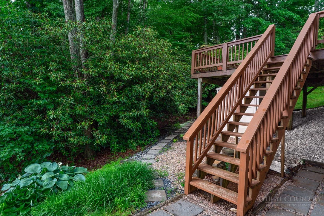 Image number 9 for the current listing