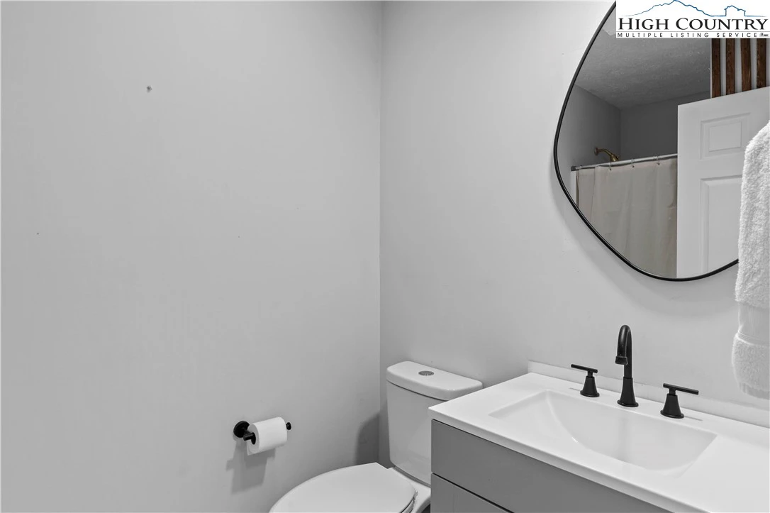 Image number 5 for the current listing