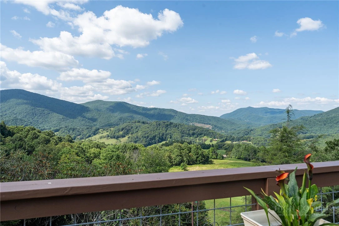 Image number 6 for the current listing