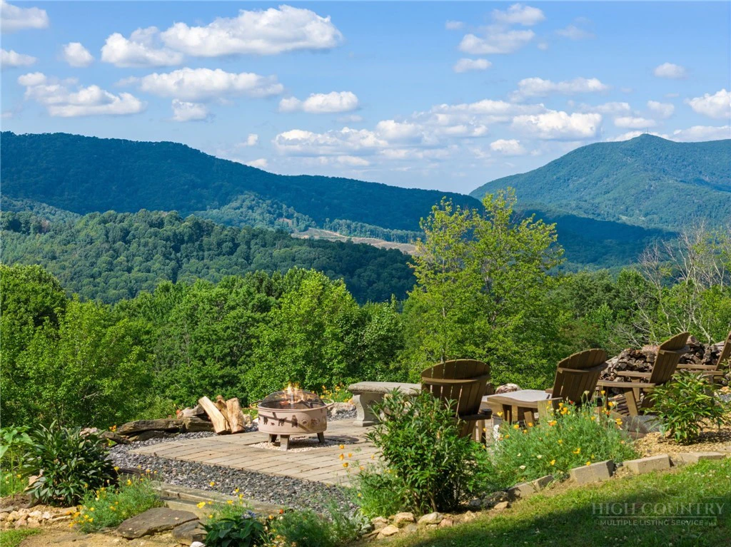 Image number 4 for the current listing