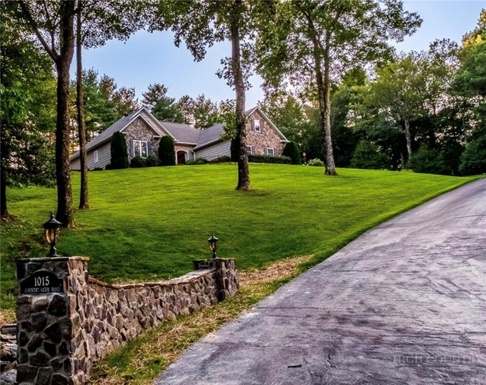 Image number 2 for the current listing
