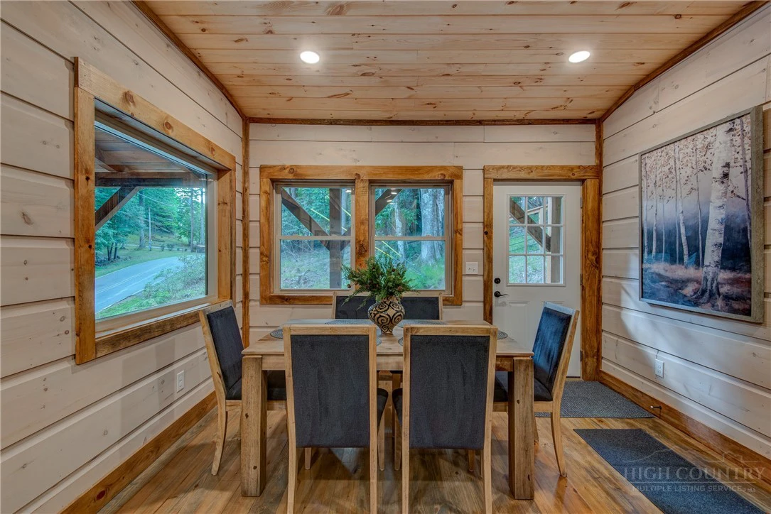 Image number 12 for the current listing