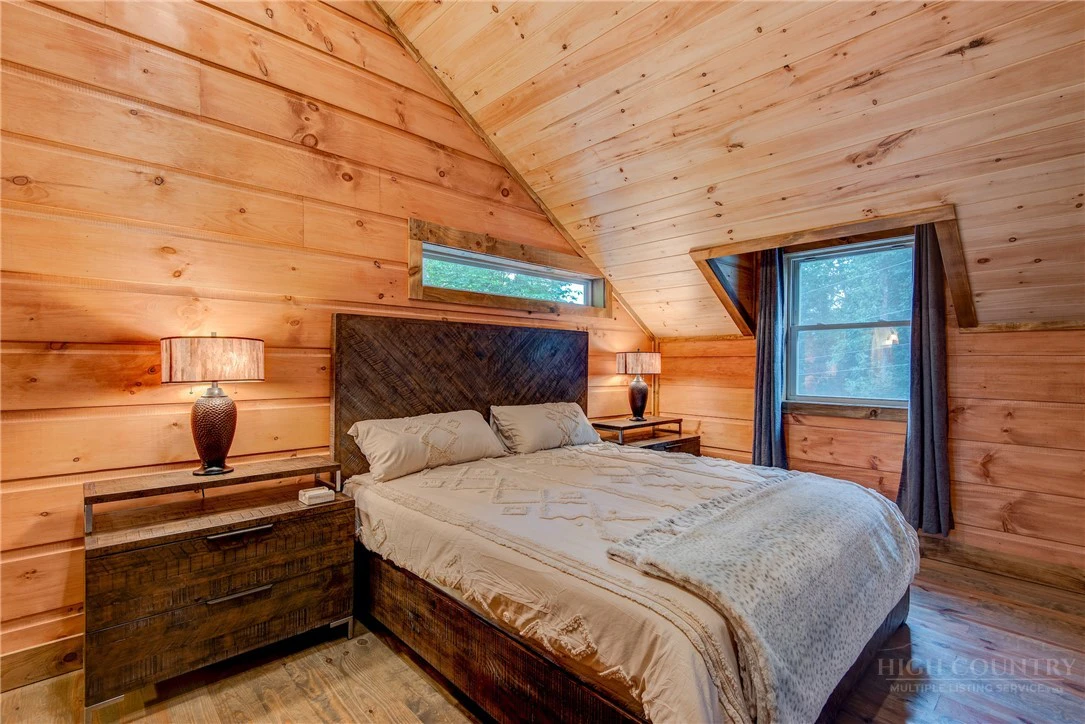 Image number 5 for the current listing
