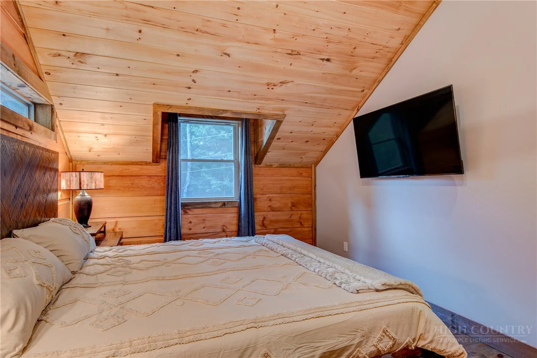 Image number 6 for the current listing